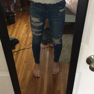 Ripped high rise jegging